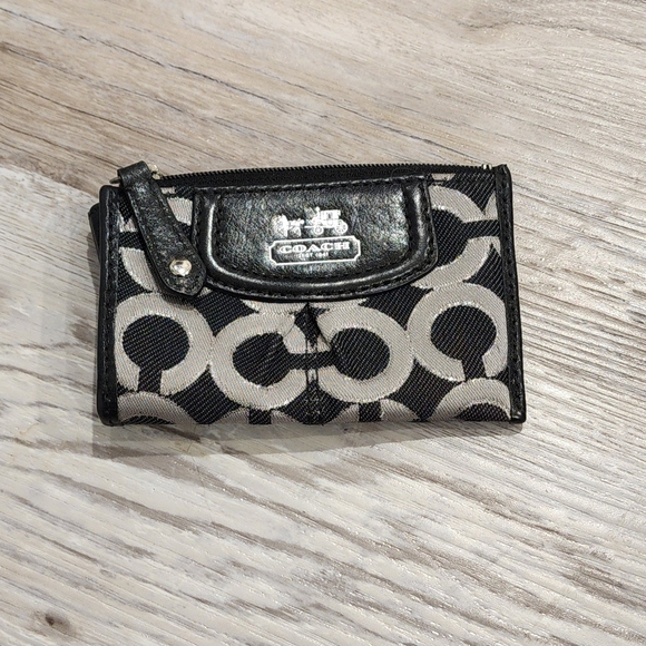 Coach Accessories - Vintage Coach Horse & Carriage Coin Purse in Black and Silver